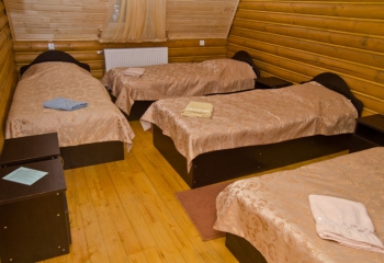 Готель 12 місяців. Драгобрат