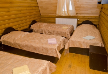 Готель 12 місяців. Драгобрат